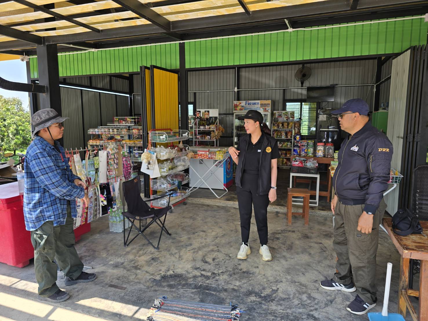 title - ปฏิรูปที่ดินจังหวัดเพชรบุรี พร้อมด้วยเจ้าหน้าที่ ส.ป.ก.เพชรบุรี ลงพื้นที่รวบรวมข้อมูลประกอบการพิจารณาของคณะกรรมการปฏิรูปที่ดินจังหวัดเพชรบุรี (คปจ.เพชรบุรี) กรณีหน่วยงานรัฐ ขออนุญาตใช้ที่ดินในเขตปฏิรูปที่ดินเพื่อกิจการสาธารณูปโภค